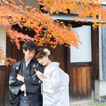 紅葉新緑が美しい有形文化財建築での和装前撮り-06