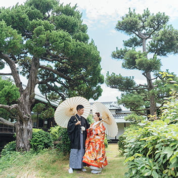 紅葉新緑が美しい有形文化財建築での和装前撮り-07