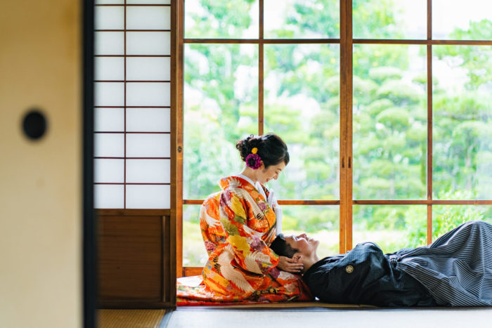 縁側で膝枕
