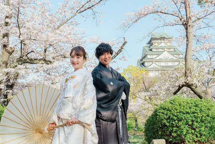 大阪城を背景に桜和装前撮り